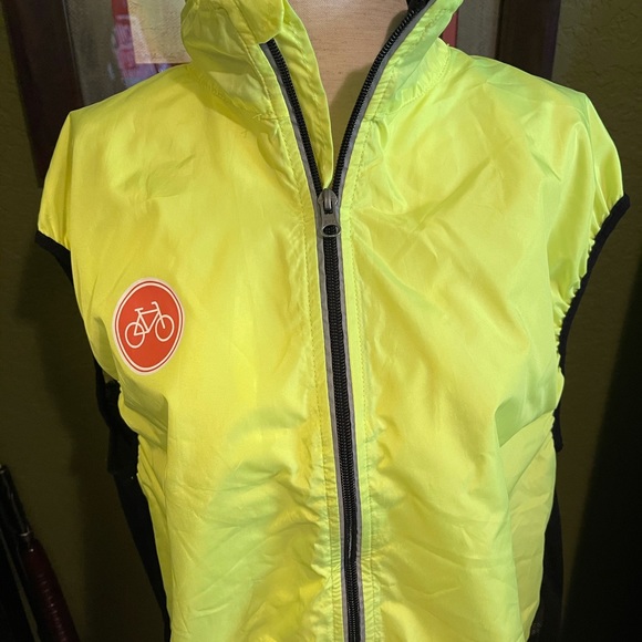 Cycling Vest - Picture 2 of 3